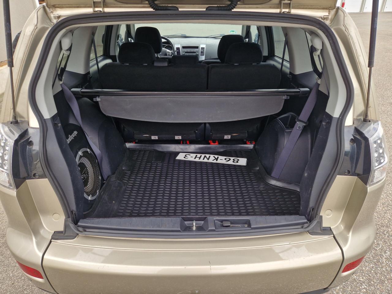 Mitsubishi Outlander 2.4 Intense+ Special Edition