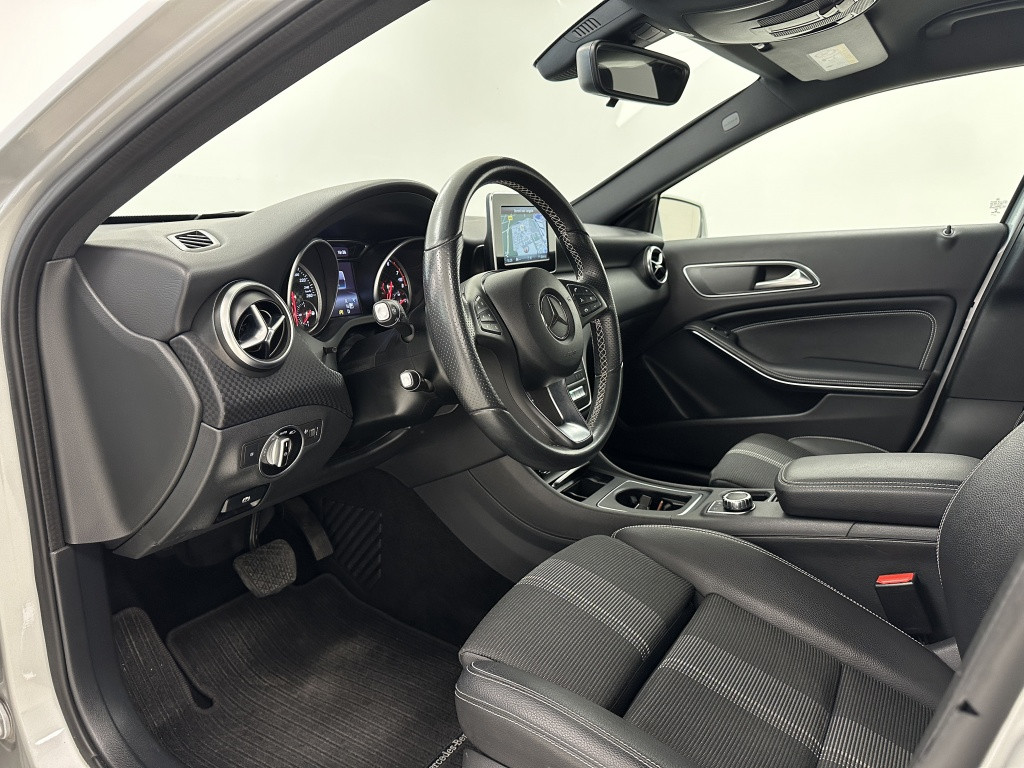 Mercedes-Benz A-Klasse 200 ambition | 163pk | stoelverwarming | climate con