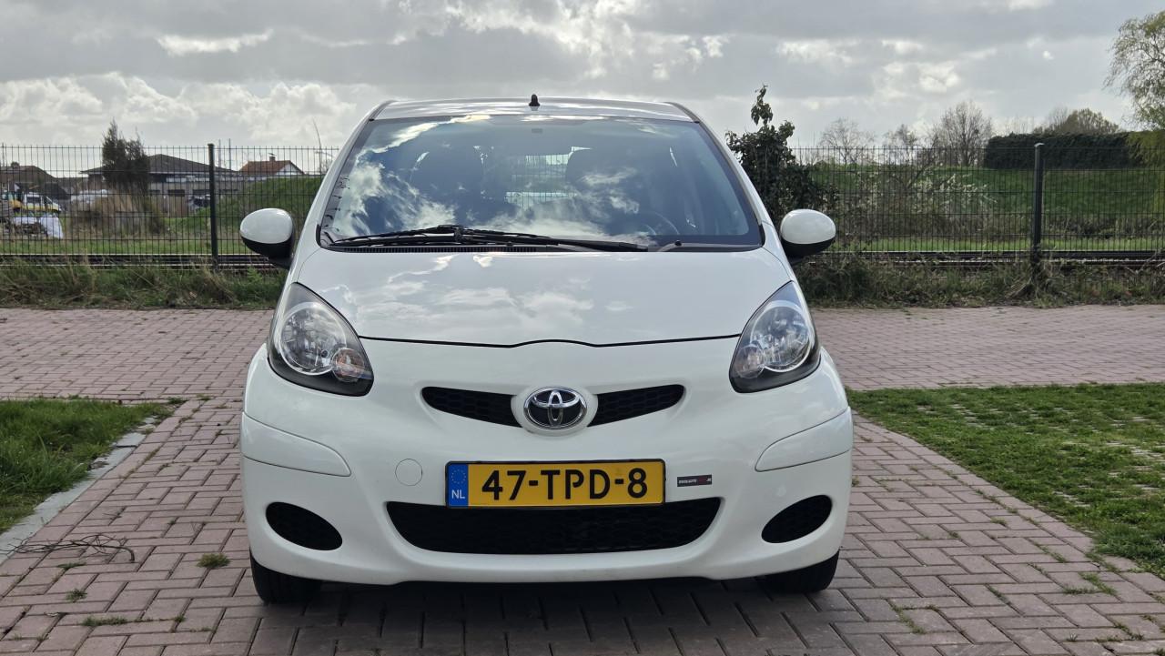 Aygo 1.0-12V Comfort Navigatie | 2012 | AIrco | 5-Deurs | NAP | APK 3-2027