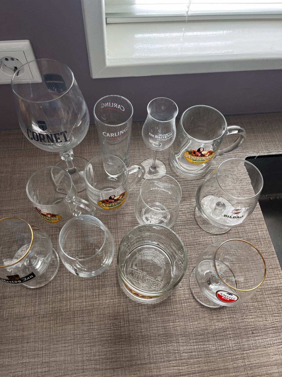 Bierglazen, diverse. Alles samen 3 euro.