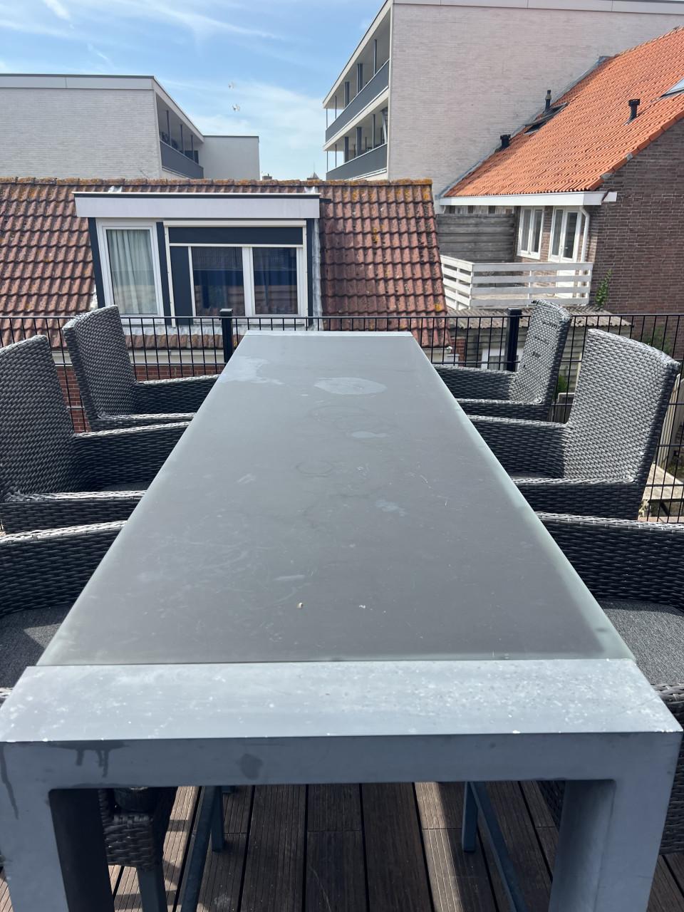 Complete tuinset met 6 krukken (incl. kussens)