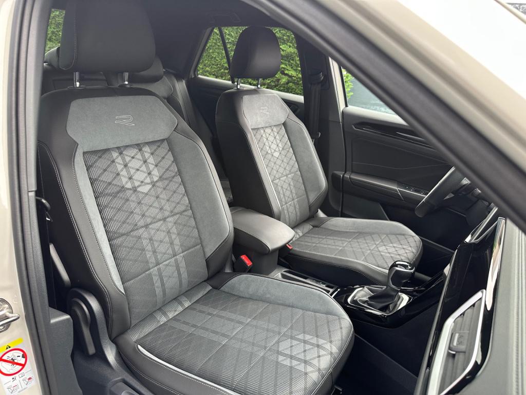 Volkswagen T-roc 1.5 tsi 150pk dsg r-line | camera | keyless | elek. achter