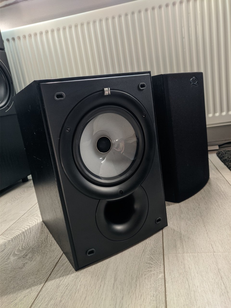 Kef Q15