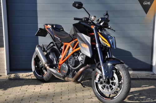 KTM 1290 SuperDuke R Akrapovic, Nederlandse motor