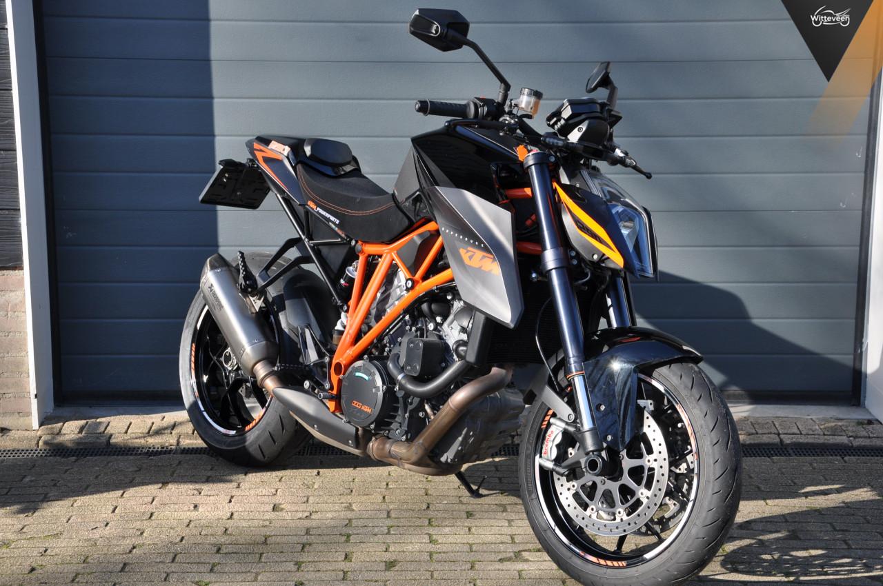 KTM 1290 SuperDuke R Akrapovic, Nederlandse motor