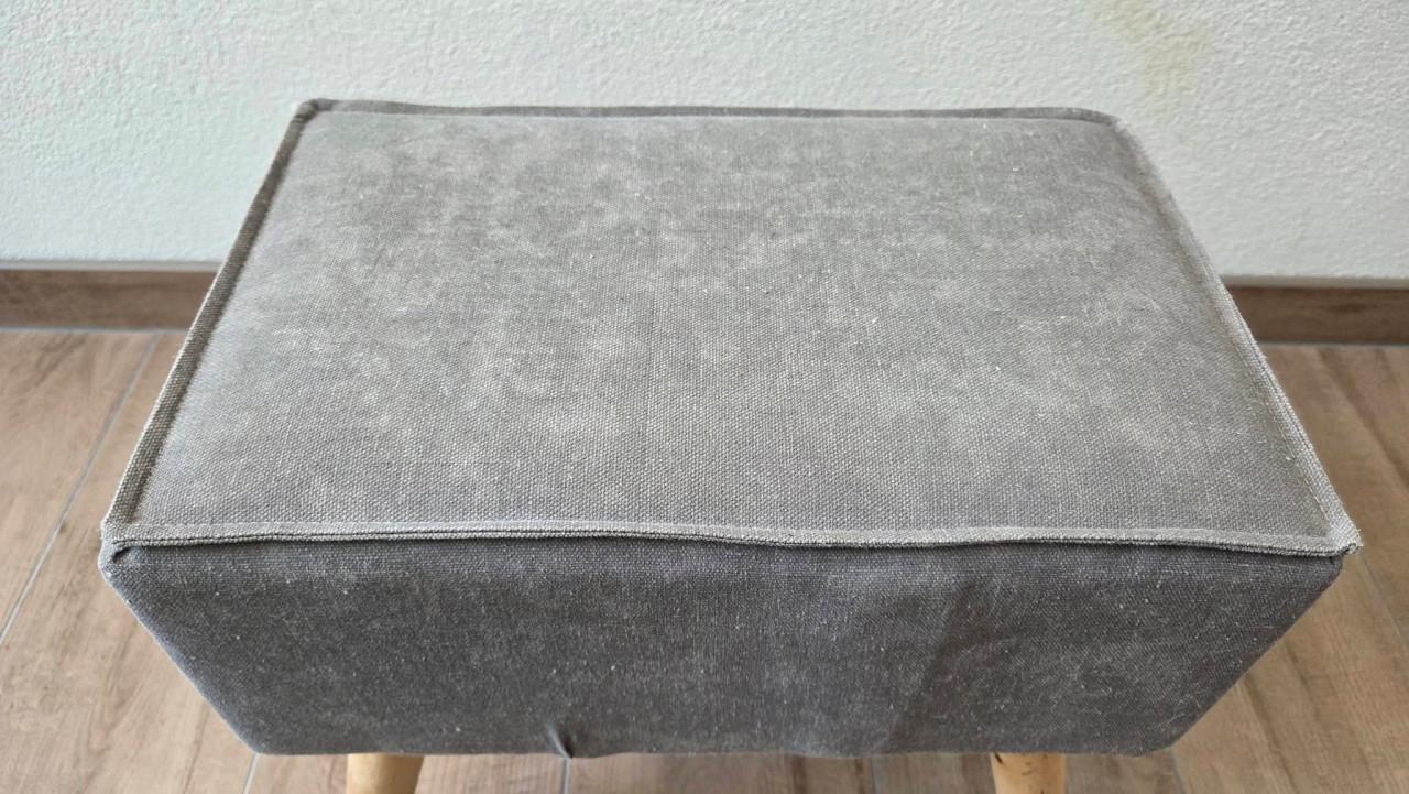 Krukje met grijze canvas bekleding.