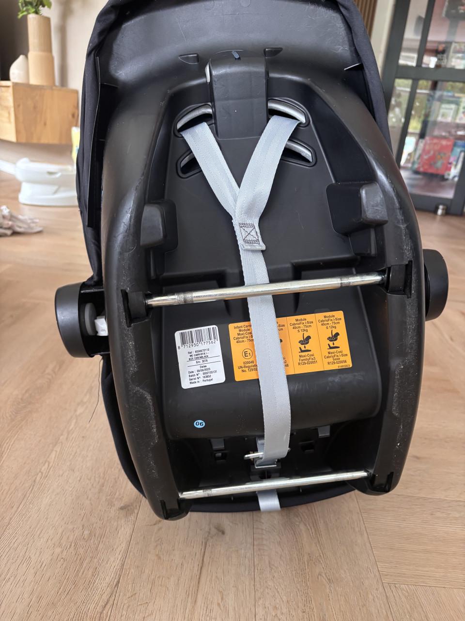 Maxi Cosi CabrioFix i-Size + familyfix base