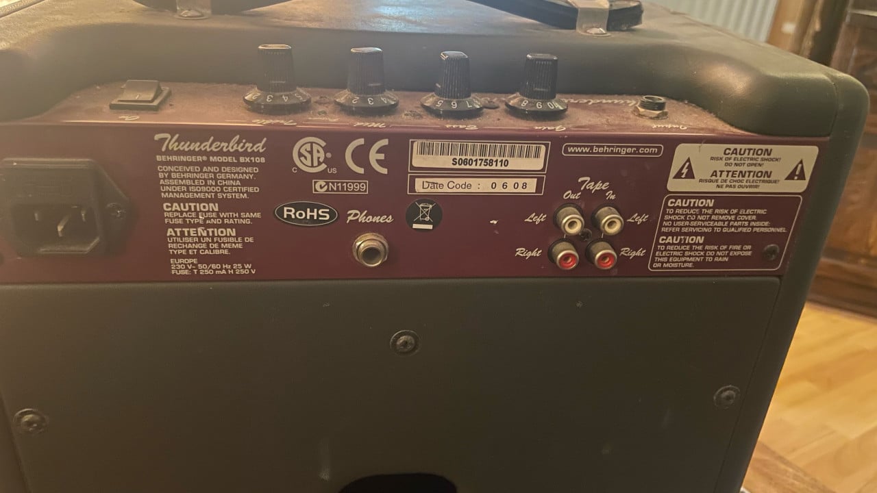Behringer Thunderbird versterker