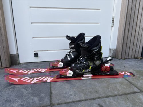 Atomic xt 90cm ski’s met Salomon x max 60t skischoenen (maat 27/28)