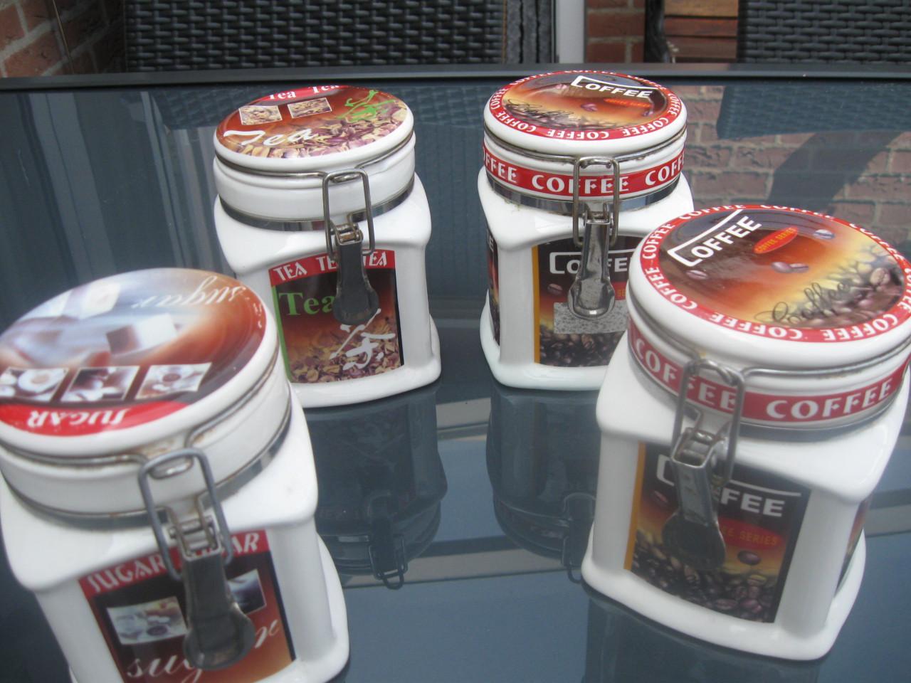 4 Aardewerk voorraad potten