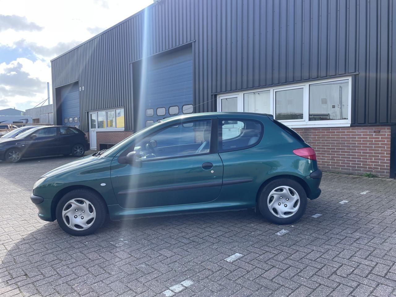 Peugeot 206 1.1 XR/NAP/APK/BLUETOOTH