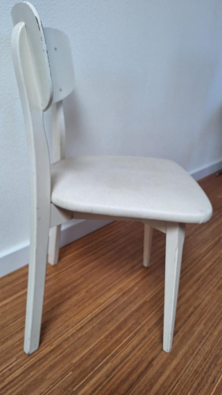 Wit houten eetkamerstoel met skay zitting