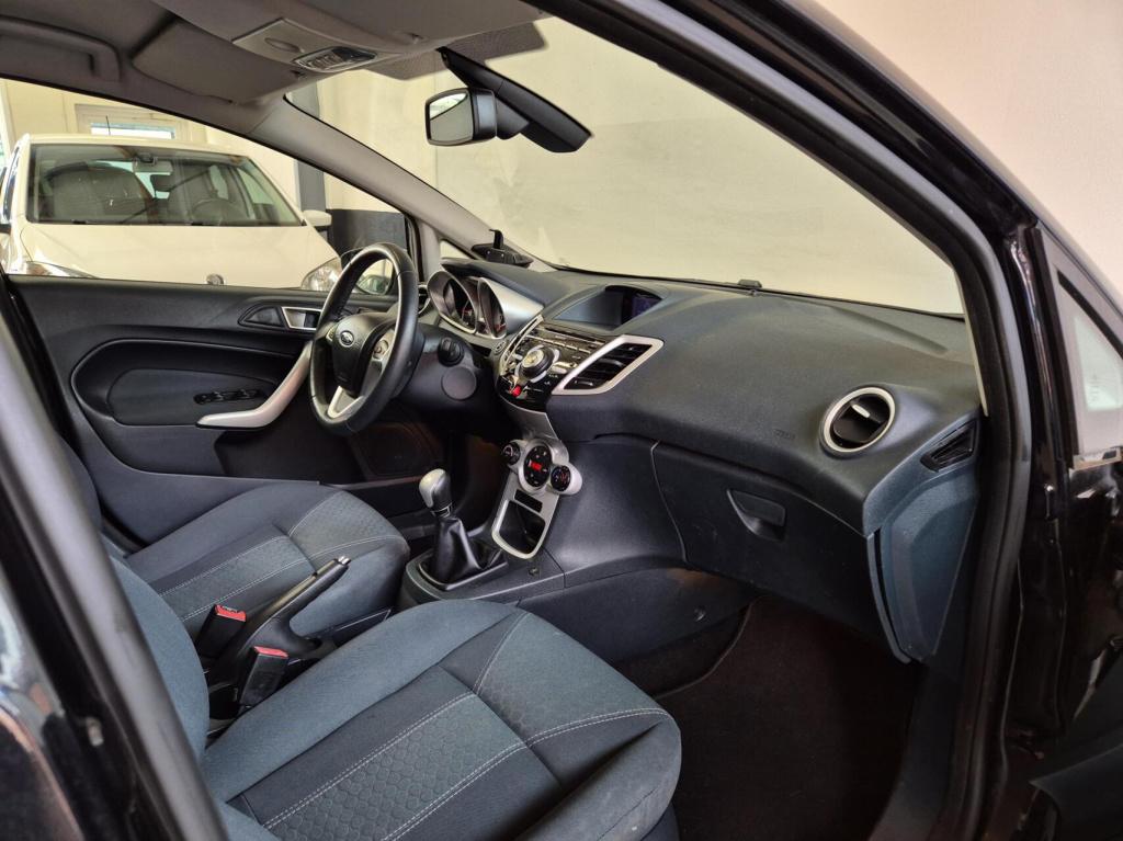 Ford Fiesta 1.25 titanium / keyless / cruisecontrol / nieuwe distriebutieri