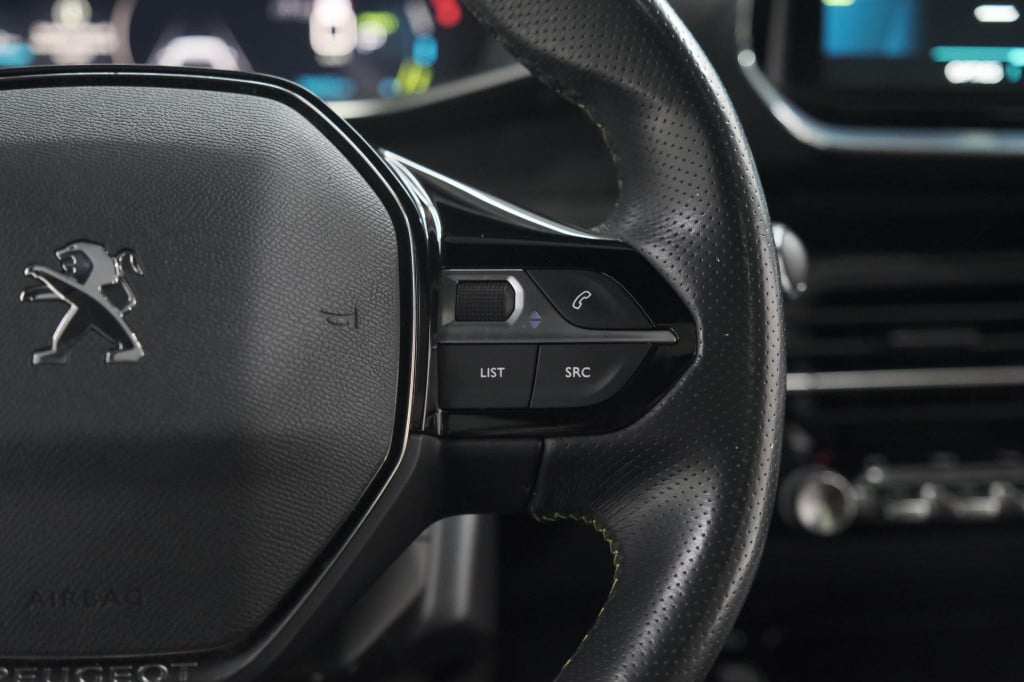 Peugeot E-2008 ev gt pack 50 kwh | schuif-/kanteldak | adaptieve cruise con