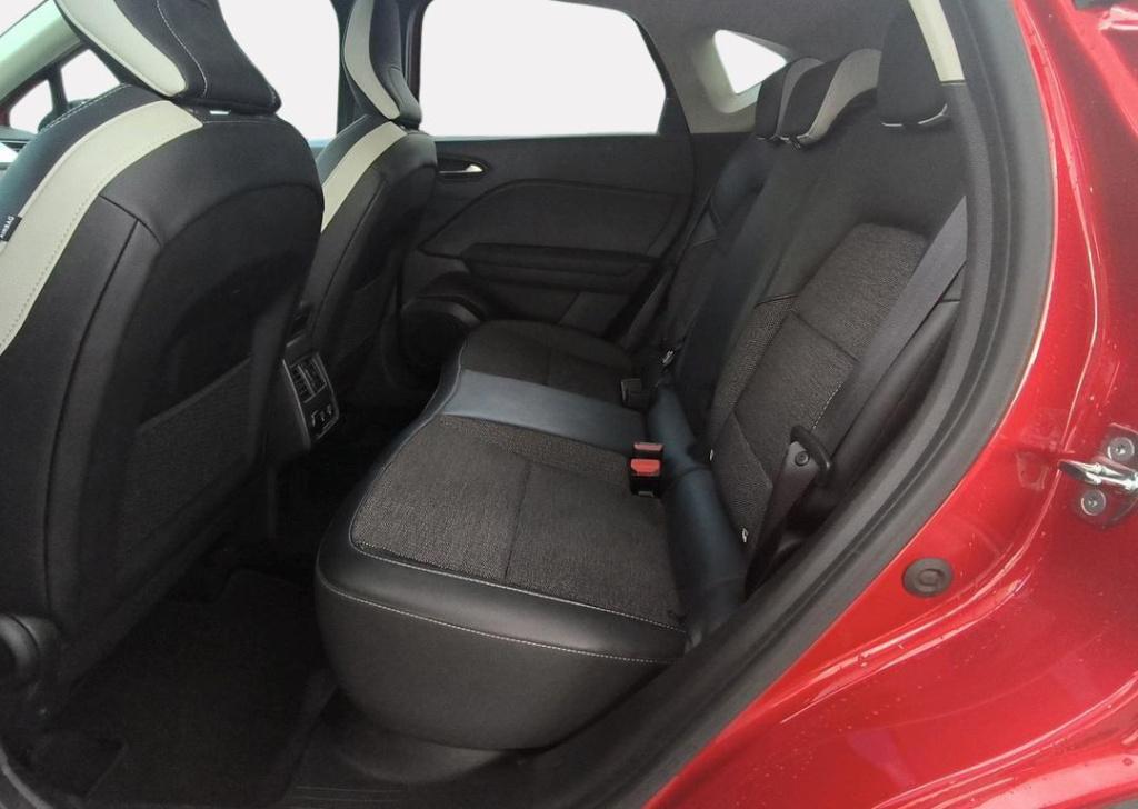 Renault Captur 1.6 e-tech plug-in hybrid 160 intens