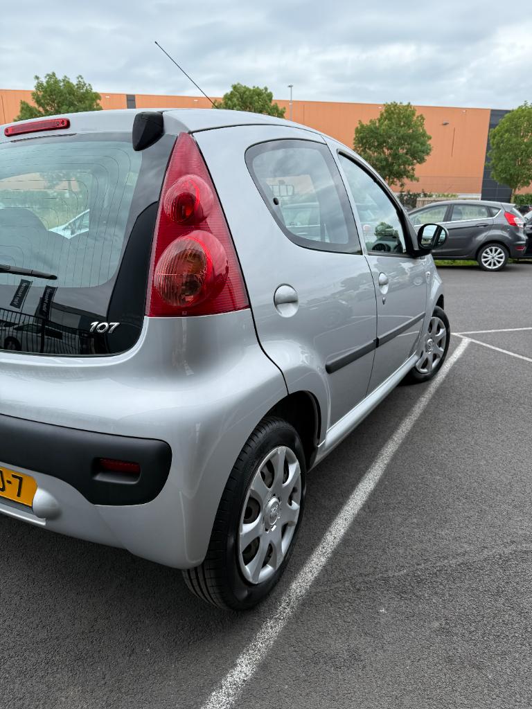 Peugeot 107 1.0-12v xs - 5drs - airco