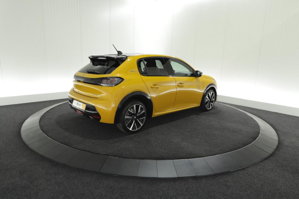 Peugeot 208 puretech 100 eat8 gt-line | trekhaak | adaptieve cruise control