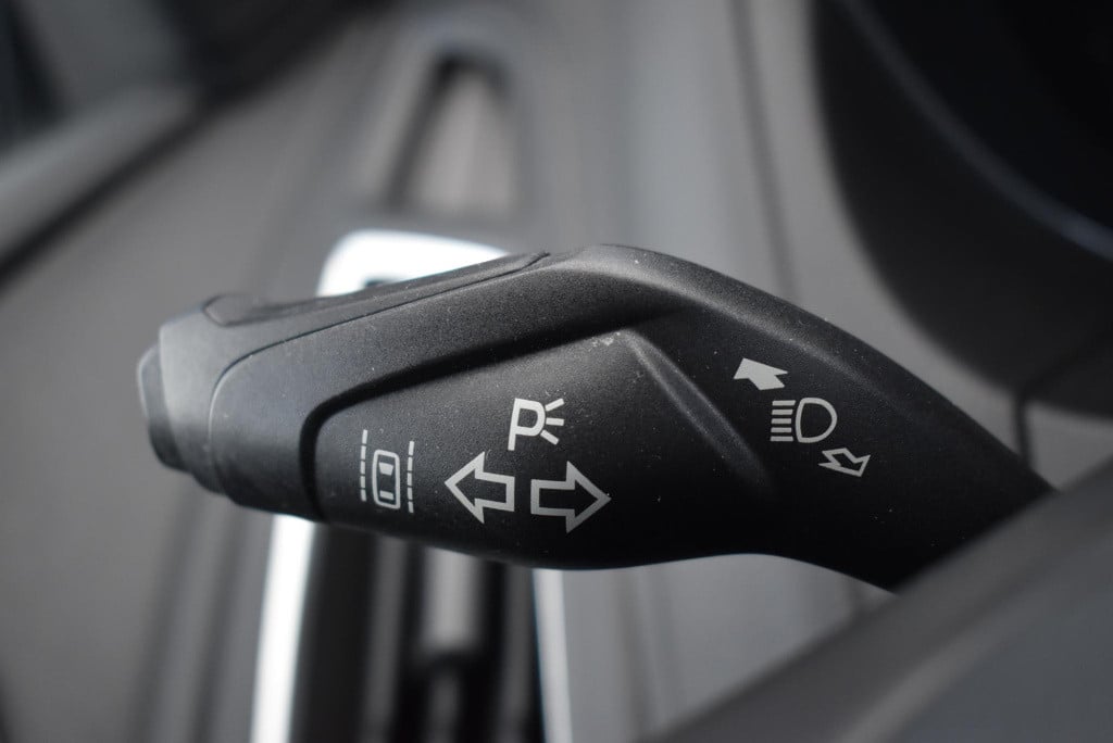Ford Focus 1.0 titanium | cruise control | trekhaak | achteruitrijcamera | 