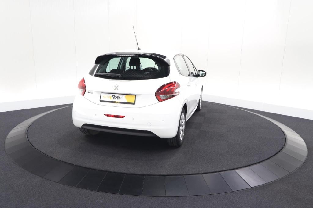 Peugeot 208 puretech 82 blue lion | apple carplay | parkeersensoren | navig