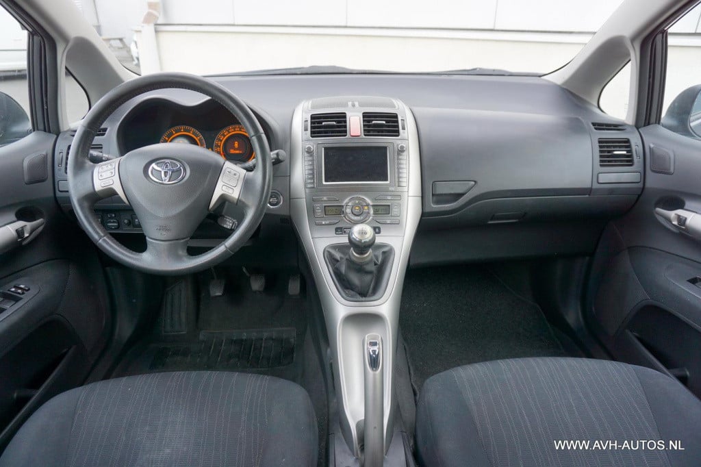 Toyota Auris 1.6-16v luna business