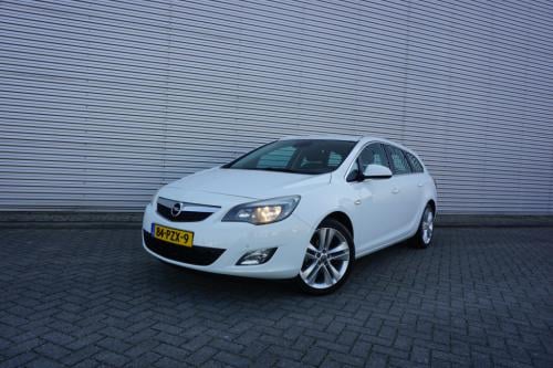 Opel Astra sports tourer 1.4 turbo sport airco / cruise / navi / elektr. ra