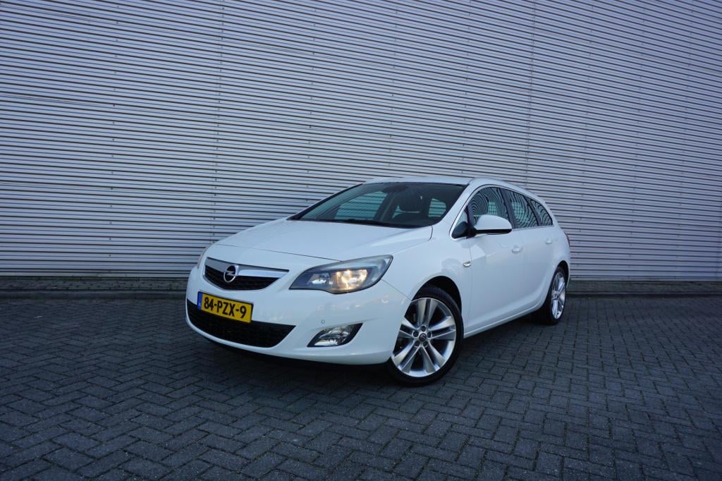 Opel Astra sports tourer 1.4 turbo sport airco / cruise / navi / elektr. ra