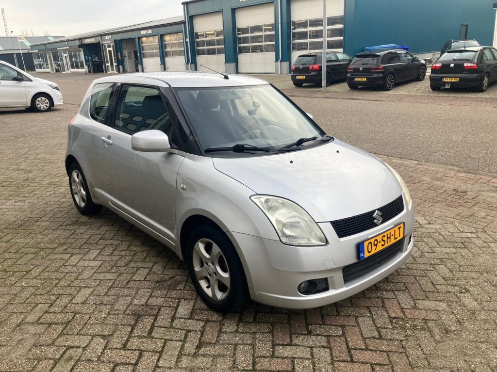 Suzuki Swift 1.3 exclusive
