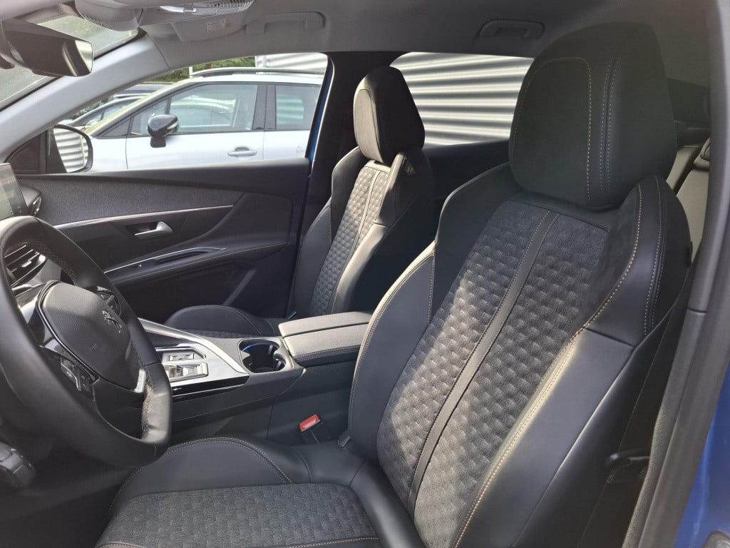 Peugeot 3008 suv 1.6 hybrid 225 eat8 automaat road trip nav/cam