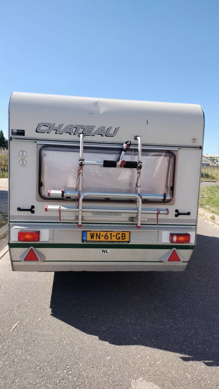 Chateau met cassette luifel en luifel