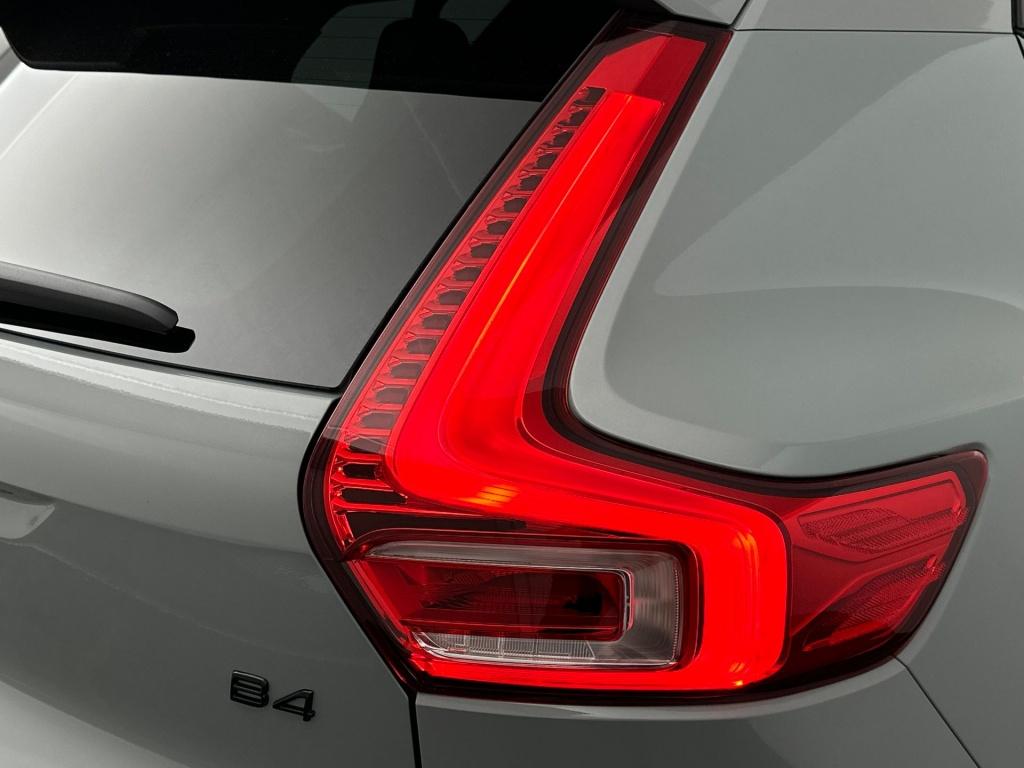 Volvo XC40 2.0 b4 plus black ed