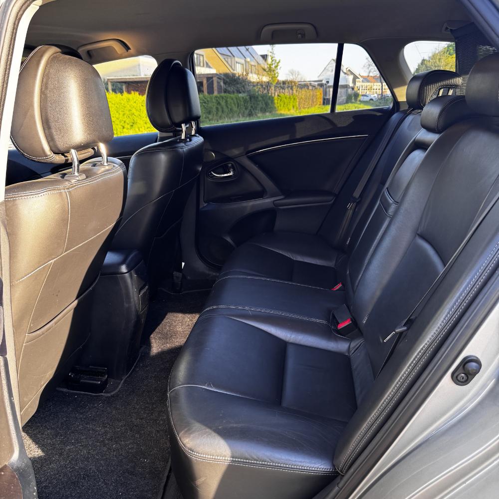 Toyota Avensis Wagon 1.8 Executive Business Leder Navi Camera 1e Eigenaar