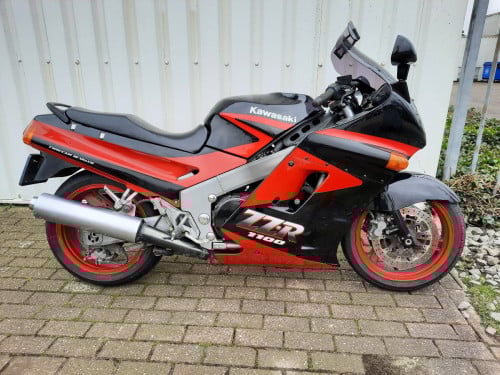 Kawasaki ZZR1100, sportieve toermotor