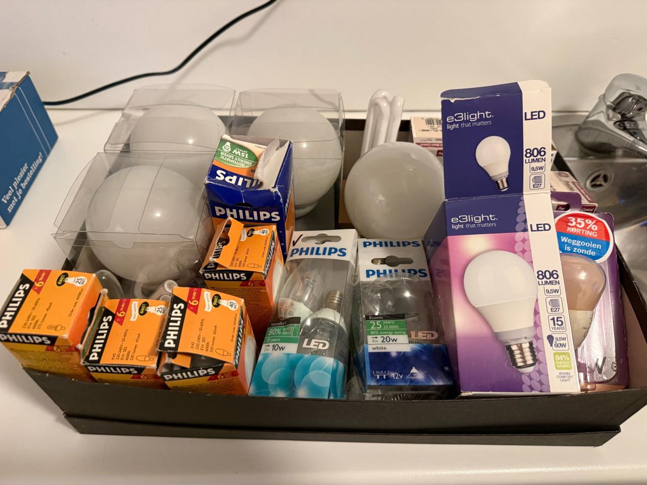 Gratis. LED en Spaarlampen. grote en kleine fitting