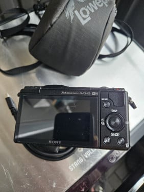 Werkende Sony A5000 camera incl opbergtas en lens...