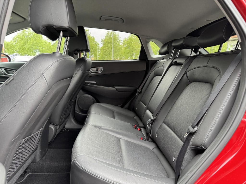 Hyundai Kona ev premium 64 kwh 3-fase lader | navigatie | stoelventilatie +