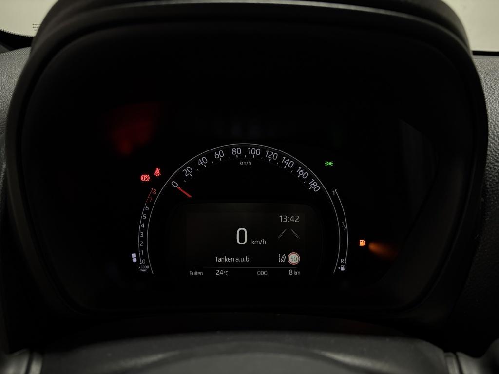 Toyota Aygo x 1.0 vvt-i mt jbl| pdc| stoel.verw| camera| keyless| climate