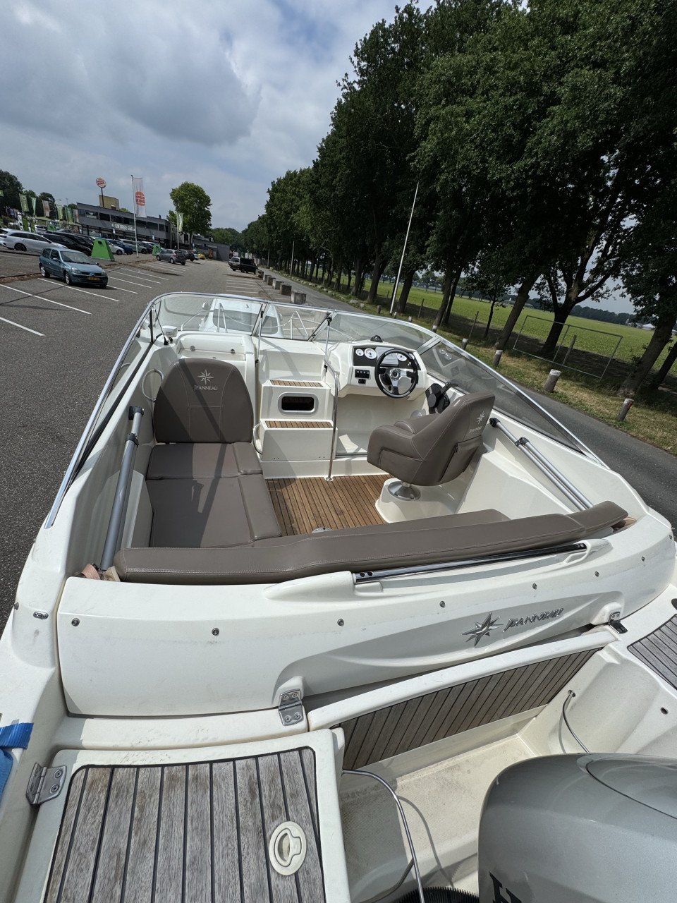 Jeanneau cap camarat 5.5 dc