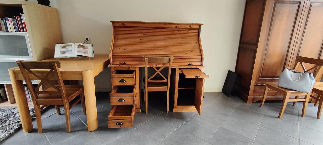 Warm-gelakte grenenhouten secretaire