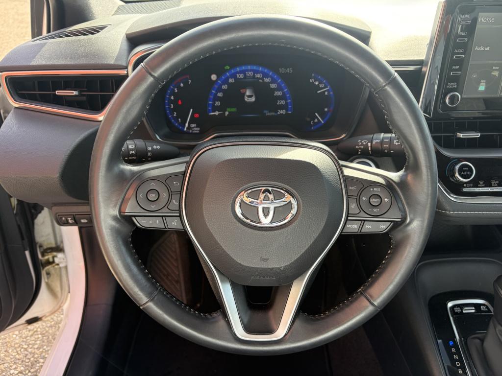 Toyota Corolla 1.8 hybrid first edition