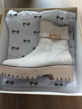 Nieuwe enkel laarsjes (Natan)