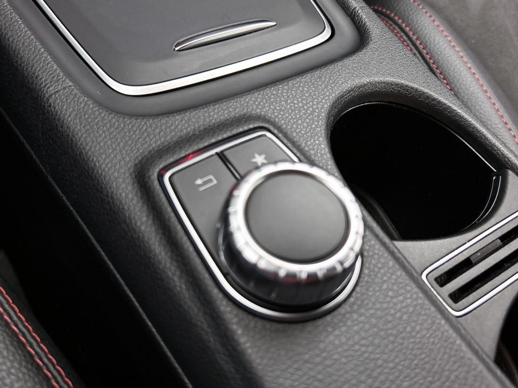 Mercedes-Benz Gla-klasse 180 business solution amg | achteruitrijcamera | t