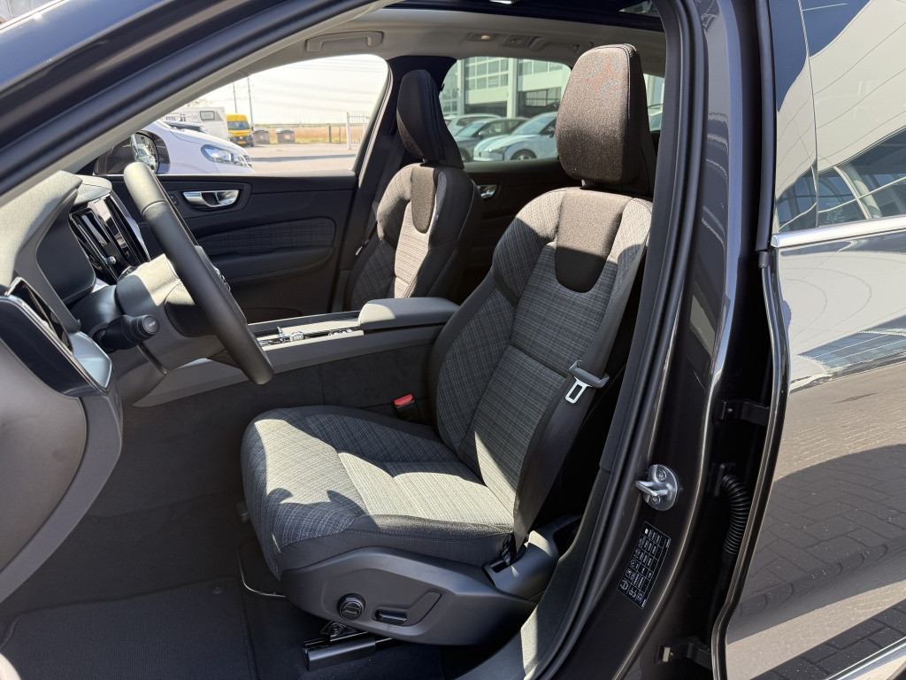 Volvo XC60 t6 awd gt essential driver assist