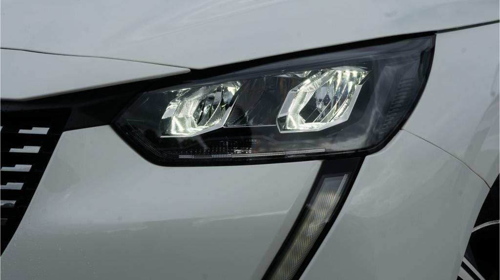 Peugeot 208 1.2 puretech allure pack rijklaar incl garantie