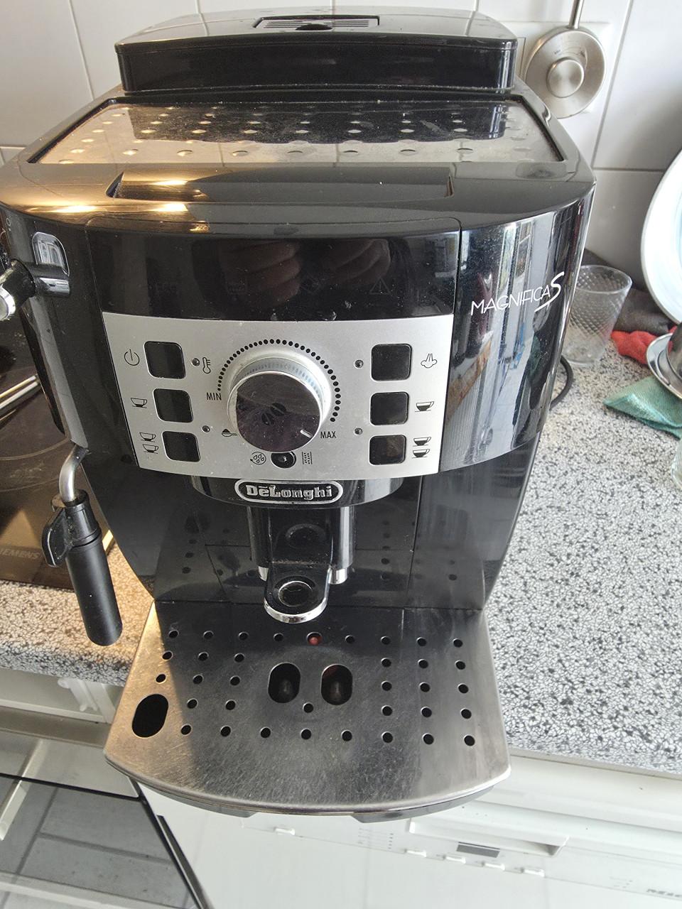 Te koop koffieapparaat in goede staat lekt kleinebijte