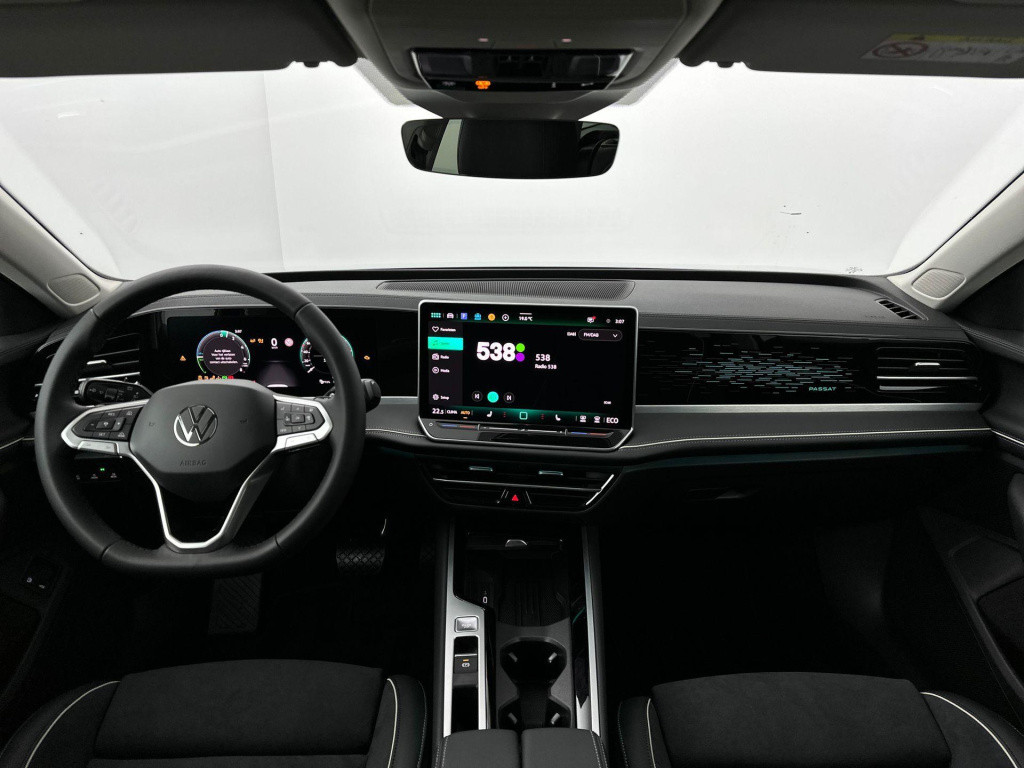 Volkswagen Passat variant elegance business 1.5 ehybrid 150 kw / 204 pk var