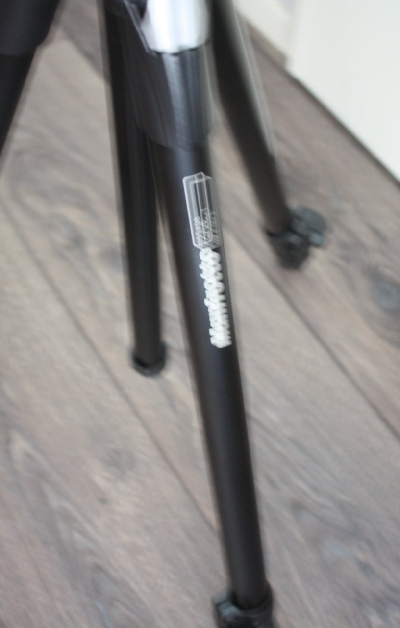 Te koop aangeboden: zo goed als nieuw manfrotto statief met statiefkop,