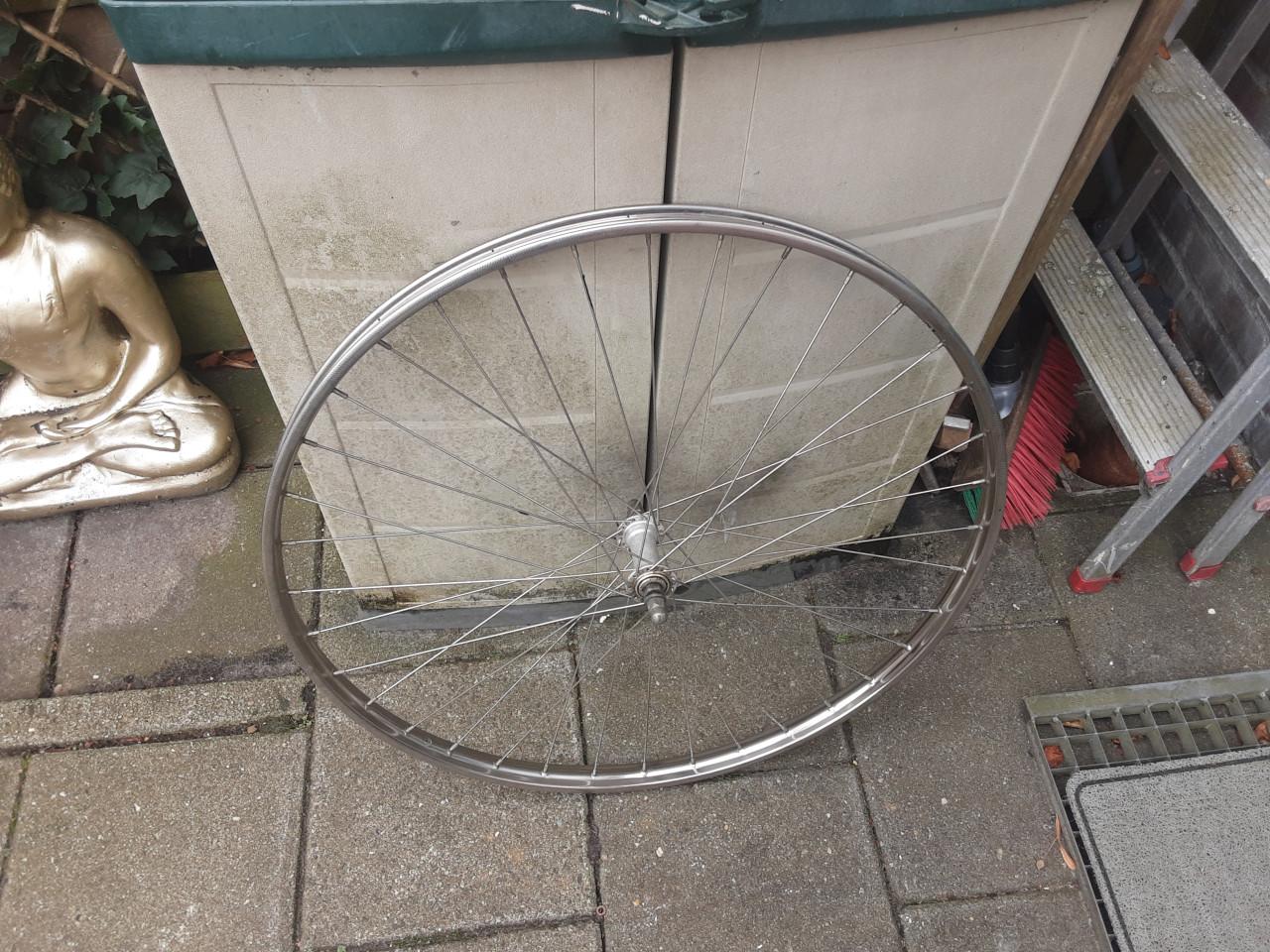 28 1/2 in het r.v.s opoefiets voorwiel