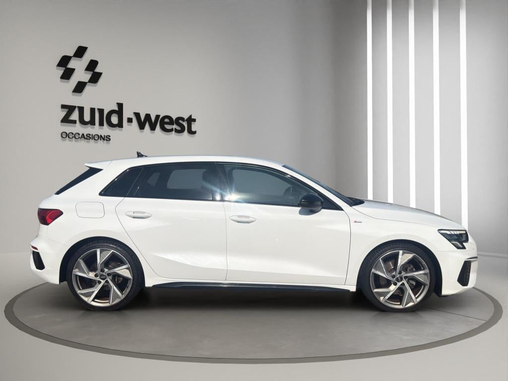 Audi A3 sportback 35 tfsi s 3x s-line sfeer rs stoelen acc camera