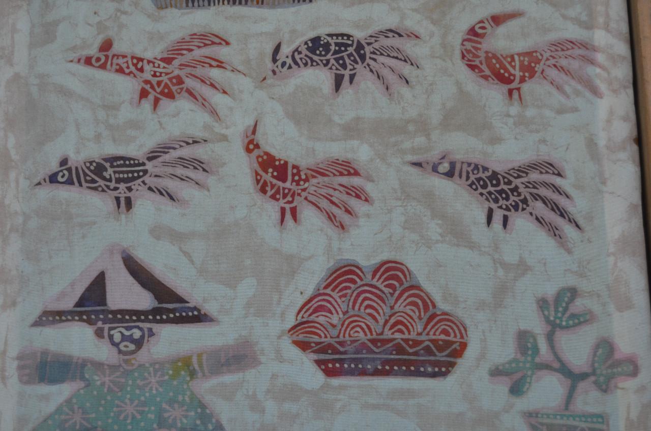 3 Leuke batiks in redelijke staat, op ééntje na dan.