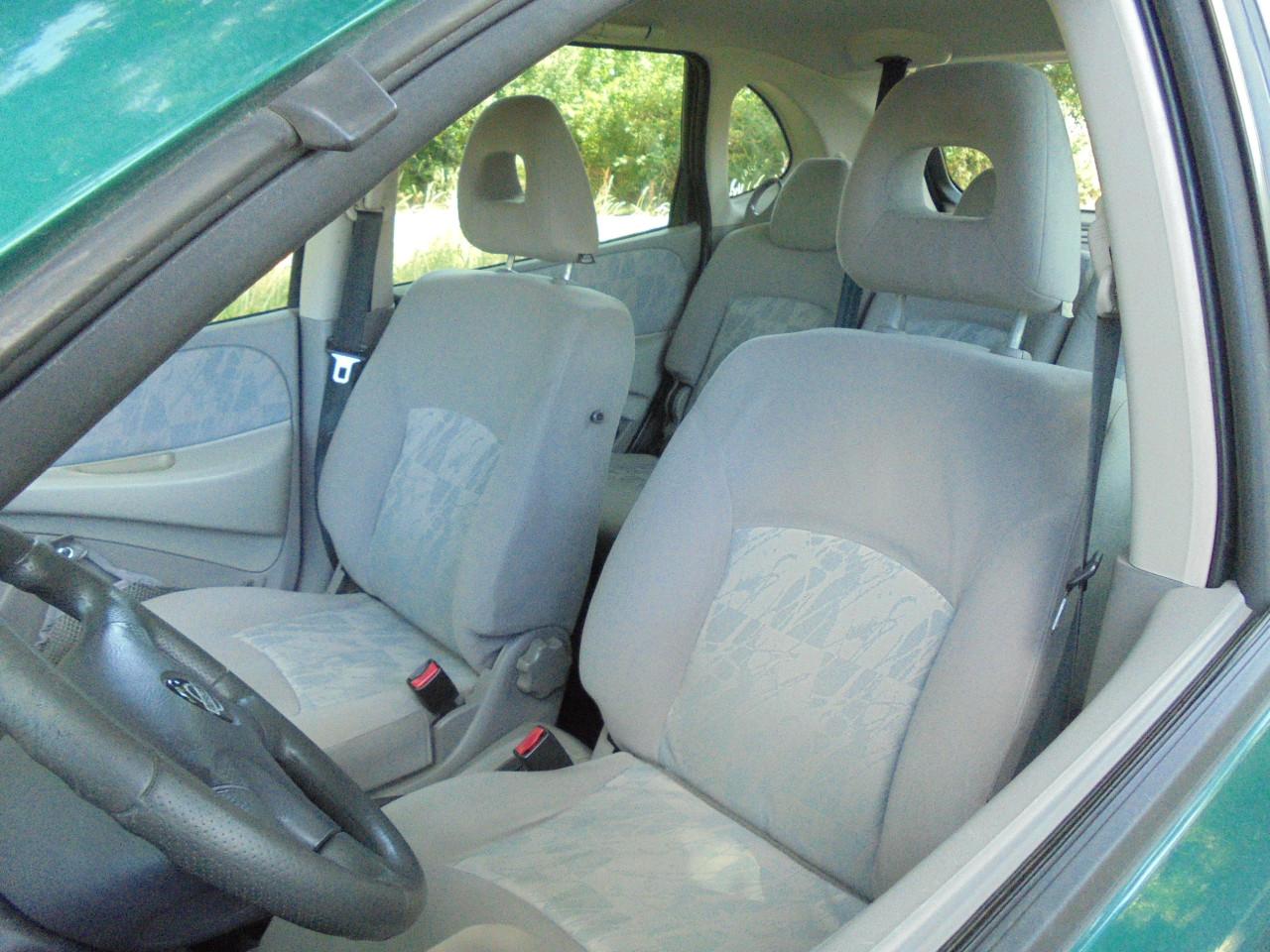 Nissan Almera Tino 1.8i Apk Juli 2026 derde eigenaar ,algehele nette staat